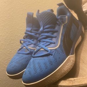 Puma Boys basketball size 6